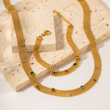 Vintage style thick chain with colorful stone